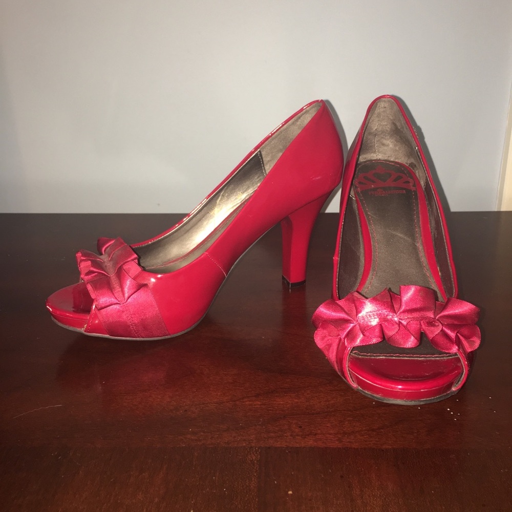 Fergalicious size 9